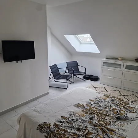 Maison Calme Avec Jardin, Vue Champs Et Bois *