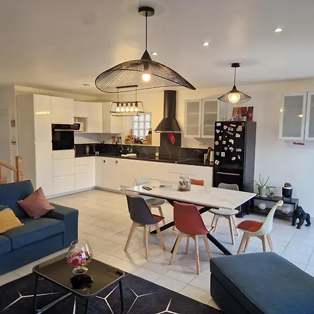 Maison Calme Avec Jardin, Vue Champs Et Bois * Cambronne-Les-Clermont